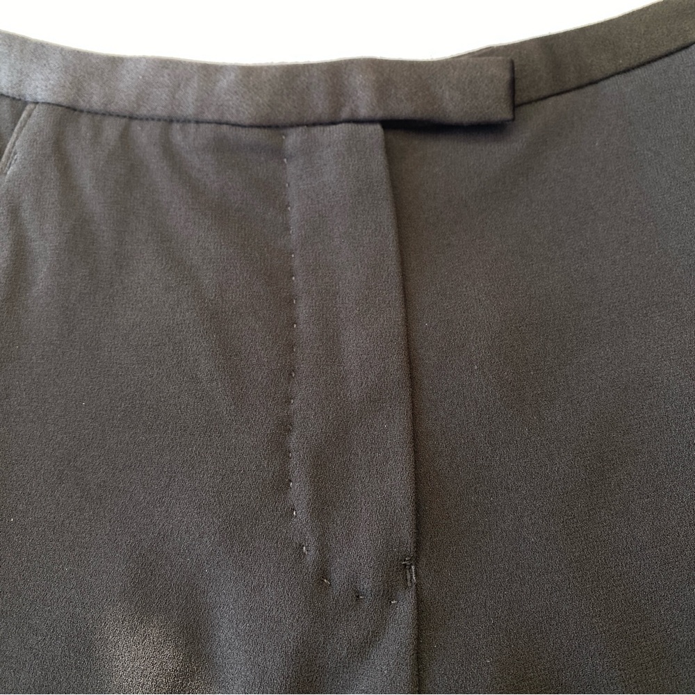 Aritzia Babaton|Premium Japanese Fabric Crepe Drapey Mini Shorts Black Size 00 - Picture 4 of 13